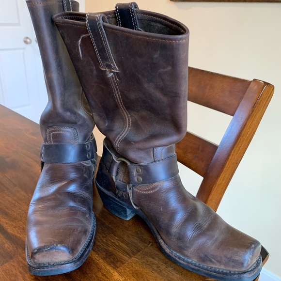 Frye Shoes - Frye brown leather boots